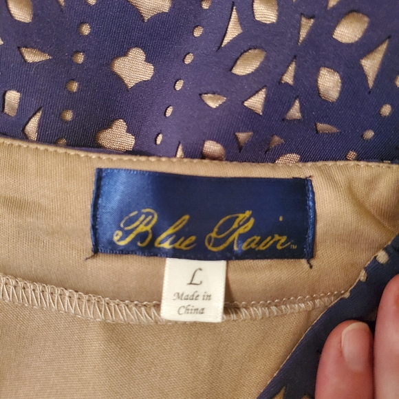 Navy and Gold Eyelet Pleated Short Skirt - Picture 4 of 5